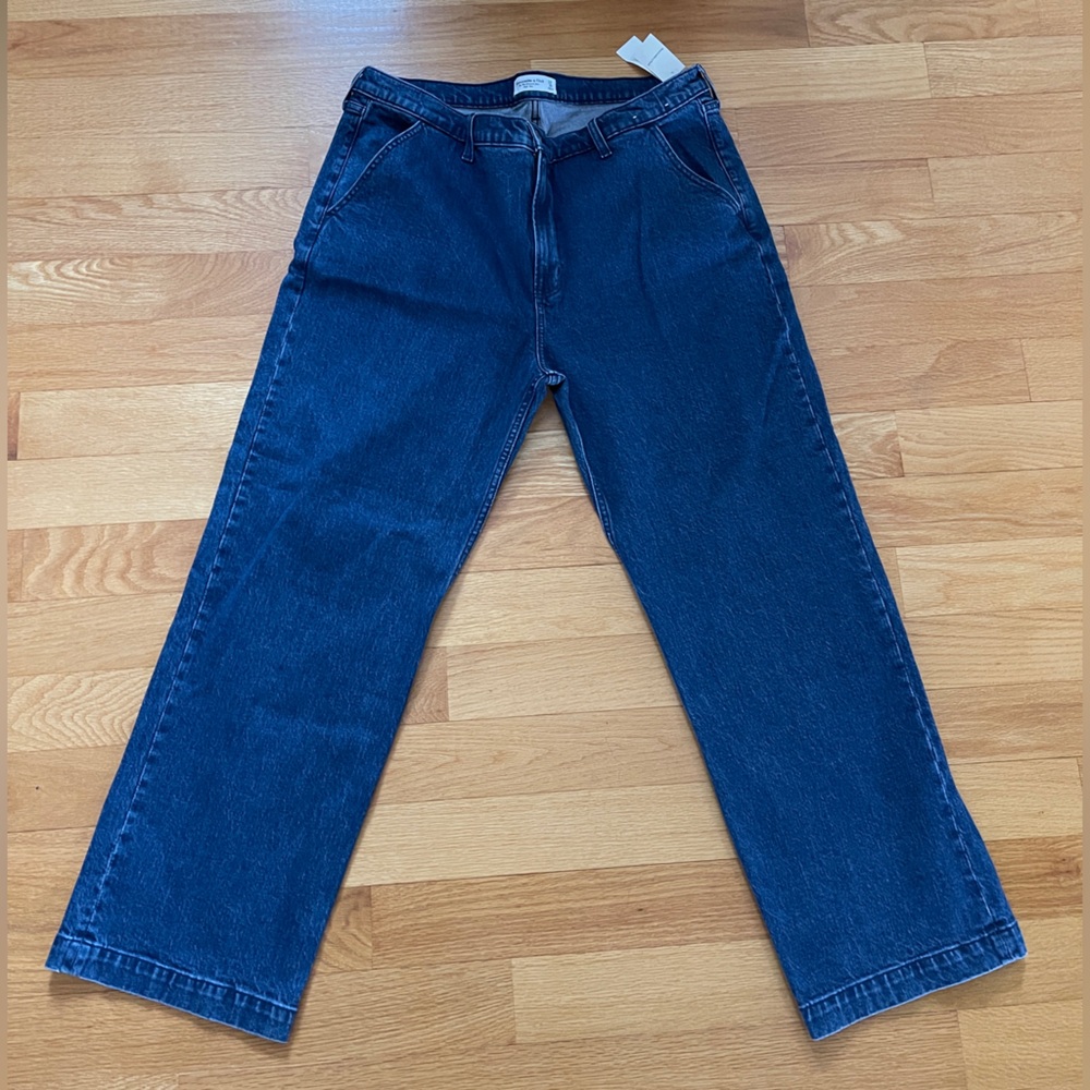 Abercrombie & Fitch Blue The ‘90s Relaxed Jean High Rise NWT